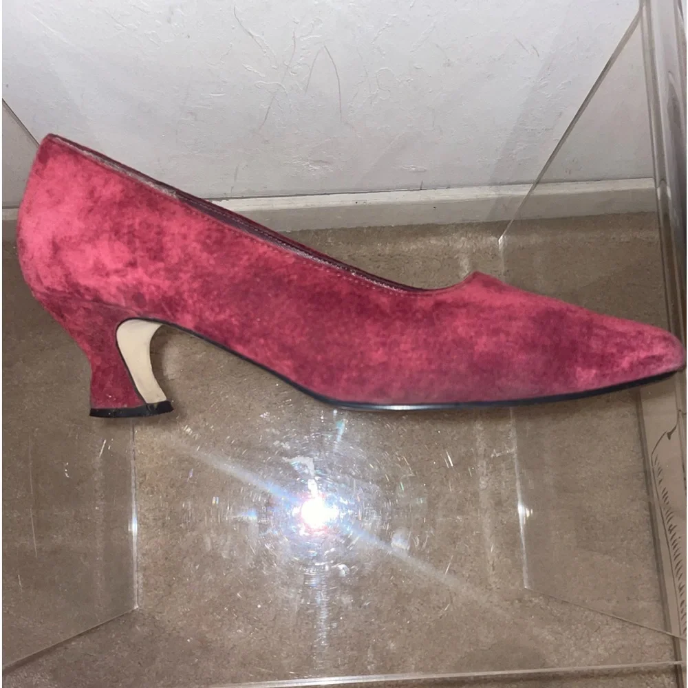 Vintage 1990’s Beautiful Wine Burgundy Suede Heels Women’s, Size 8 EUC! - Picture 11 of 11